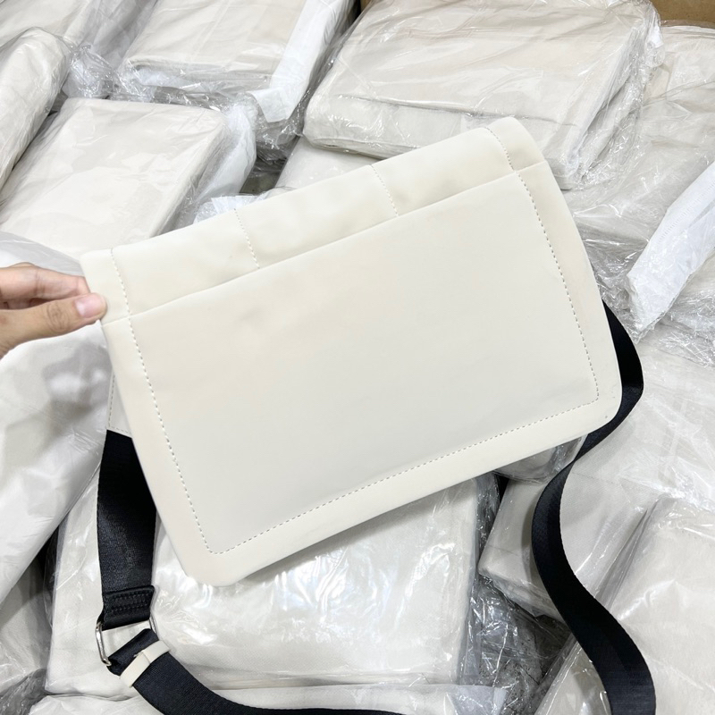 Túi parfois đeo chéo nữ trắng trơn