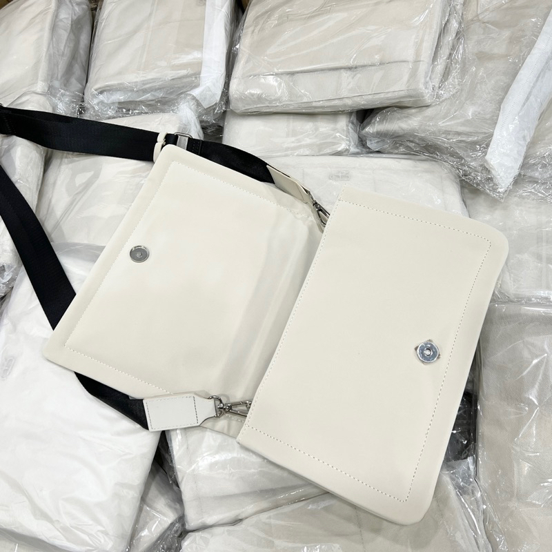 Túi parfois đeo chéo nữ trắng trơn