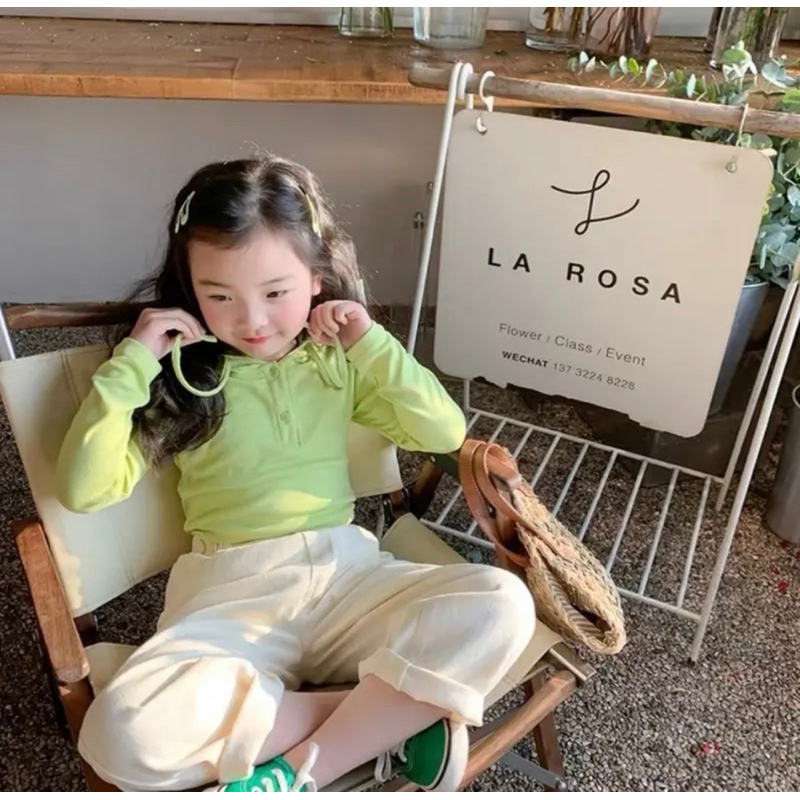 Áo 4 màu cho bé gái thêu C năng động