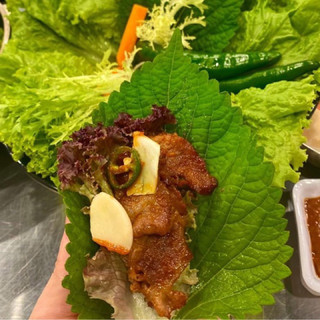 Hạt lá mè hàn quốc ăn thịt nướng