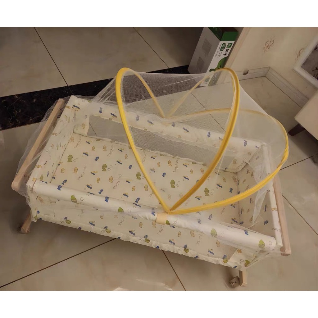 Nôi Gỗ Cho Bé , Nôi Đưa Gỗ Thông Kèm Màn Chống Muỗi Kích Thước 90x50x40cm