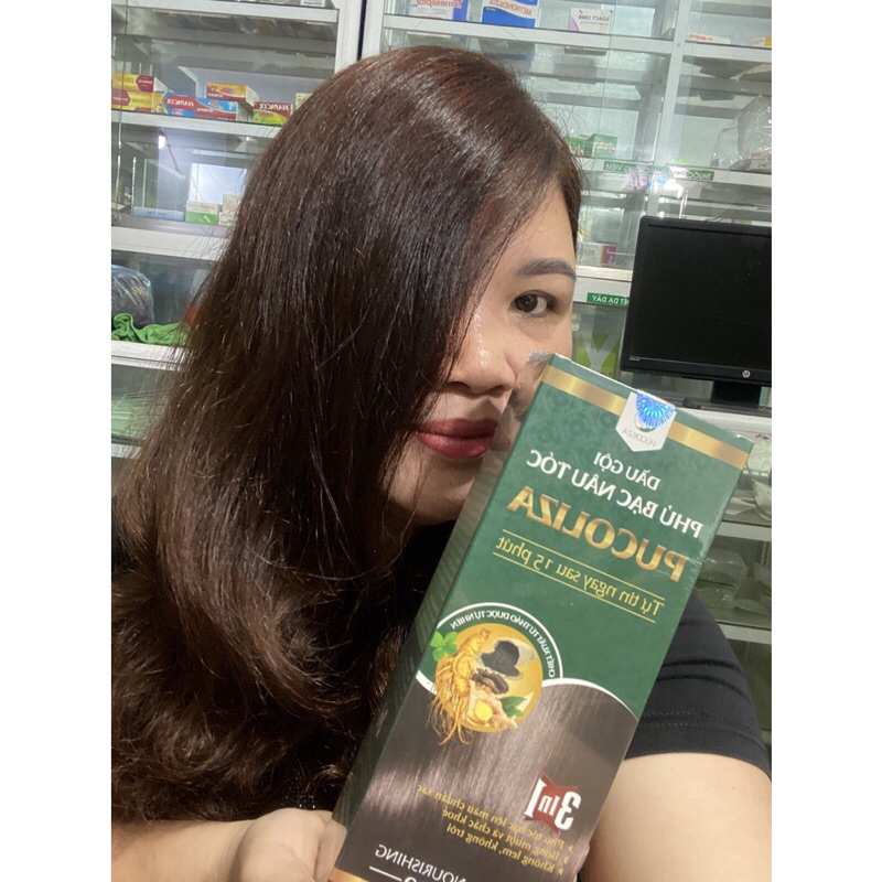 Dầu gội phủ bạc thảo dược Pucoliza 500ml màu nâu đen
