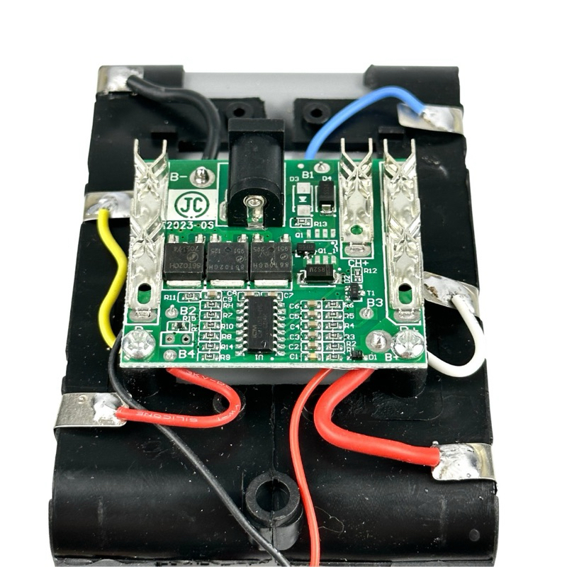 Pin đóng makita 20 cell 5s4p 18v - 21v có đèn led báo pin, pin chân phổ thông 4cm