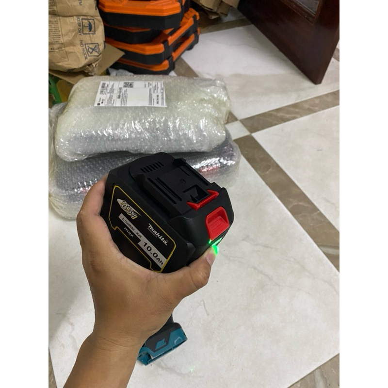 Pin đóng makita 20 cell 5s4p 18v - 21v có đèn led báo pin, pin chân phổ thông 4cm