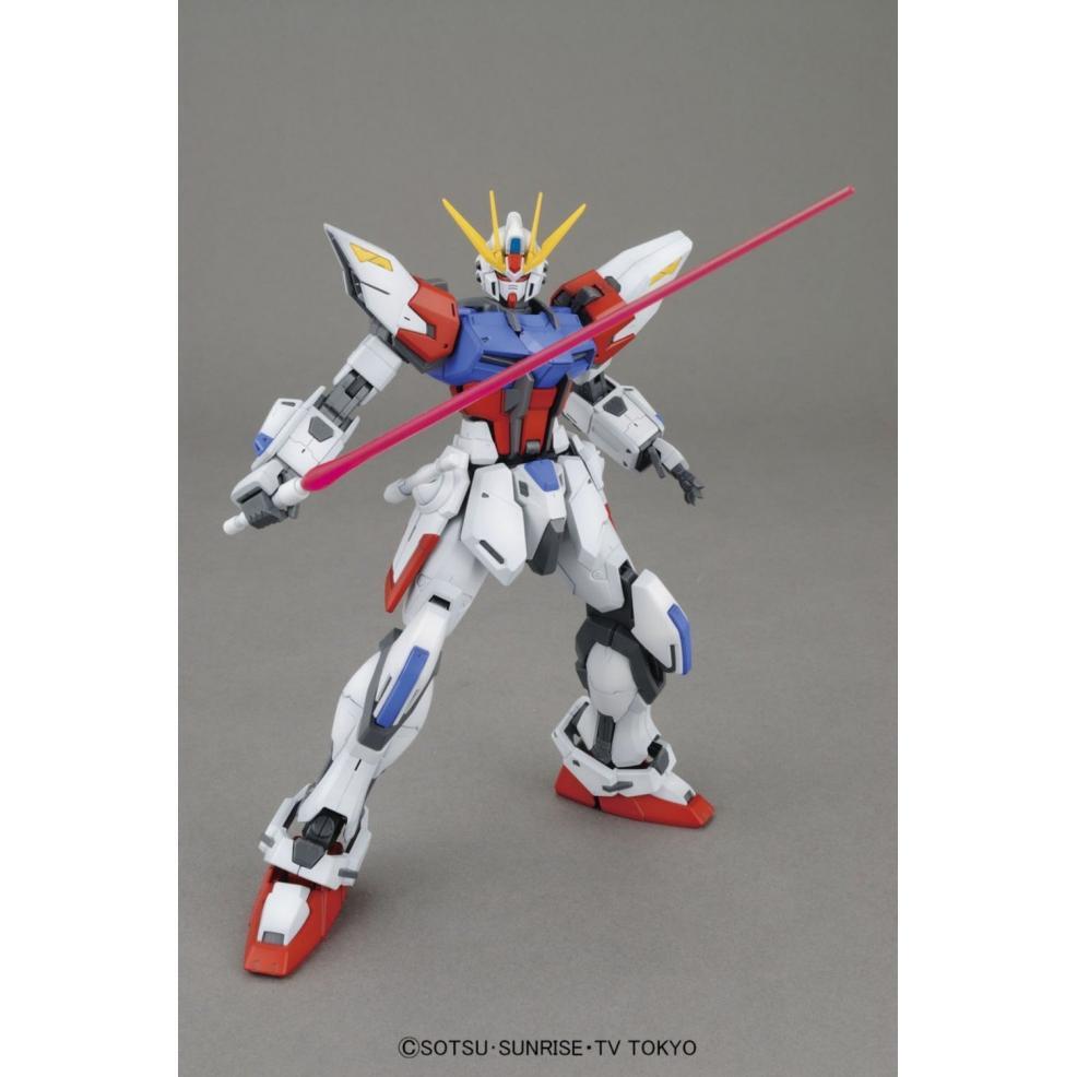 Mô hình lắp ráp Bandai Gundam Build Fighter BF MG 1/100 Build Strike Gundam Full Package