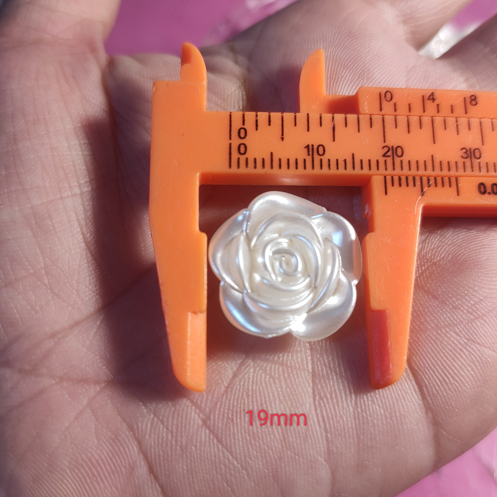 Hoa hồng trắng mẫu ngọc nhựa, hoa hồng làm vòng tay nhiều size 12mm,19mm