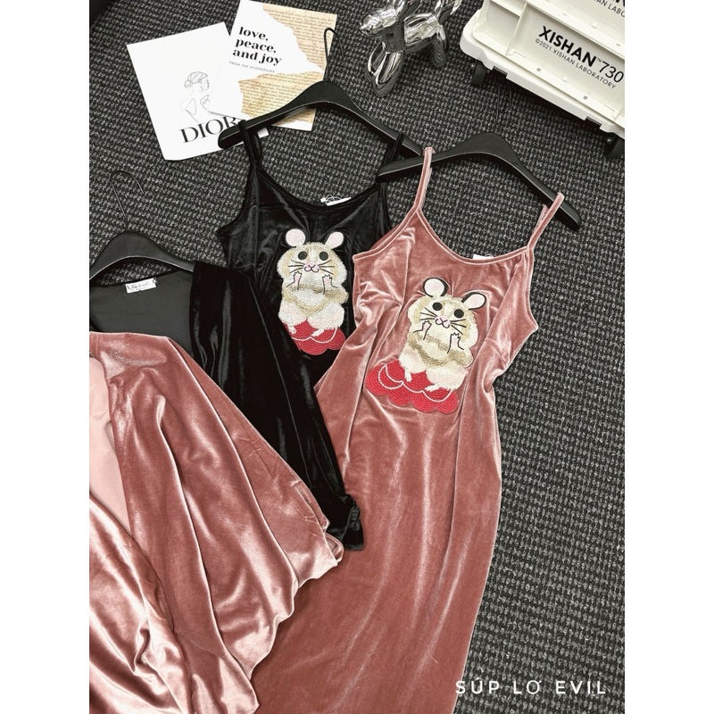 Váy nhung chuột xinh iu