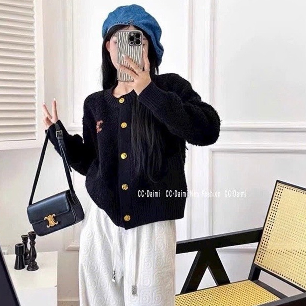 Áo Khoác Len Sp,Áo Khoác Len Nữ Chất Liệu Len Xù  Dày Dặn Logo Thêu Kiểu Dáng Sang Trọng Thanh lịch