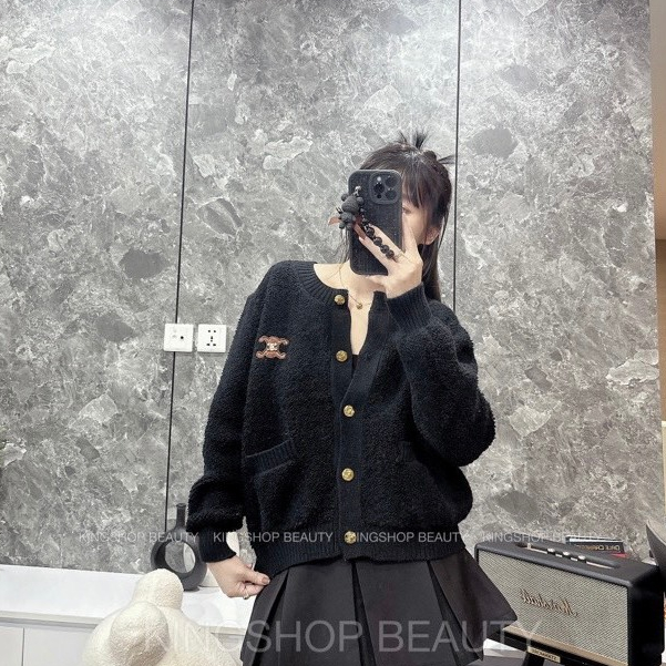 Áo Khoác Len Sp,Áo Khoác Len Nữ Chất Liệu Len Xù  Dày Dặn Logo Thêu Kiểu Dáng Sang Trọng Thanh lịch
