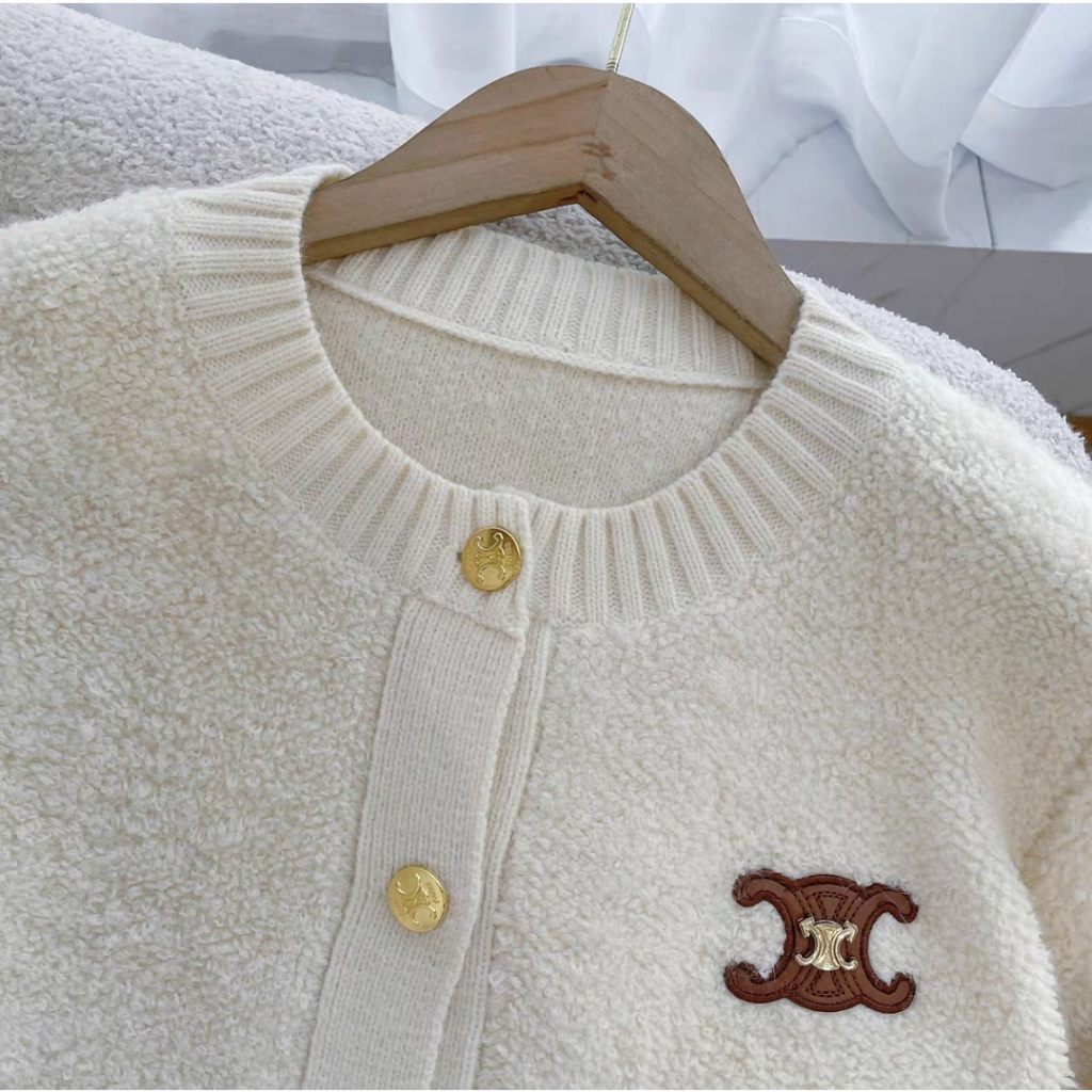 Áo Khoác Len Sp,Áo Khoác Len Nữ Chất Liệu Len Xù  Dày Dặn Logo Thêu Kiểu Dáng Sang Trọng Thanh lịch