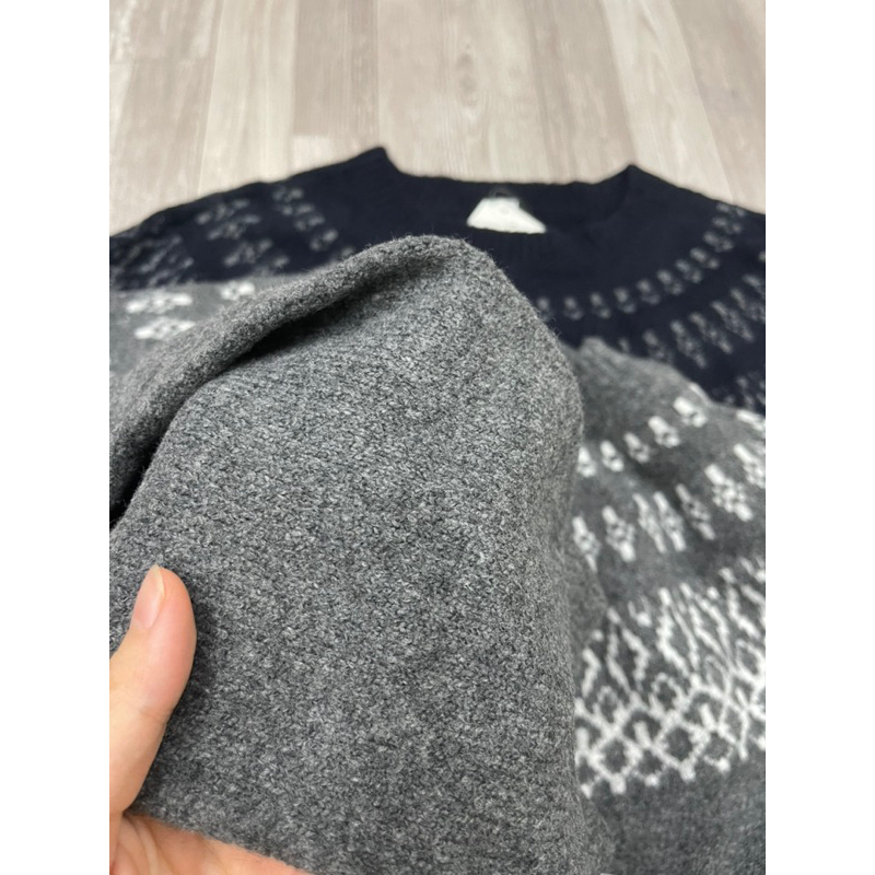 Áo len họa tiết