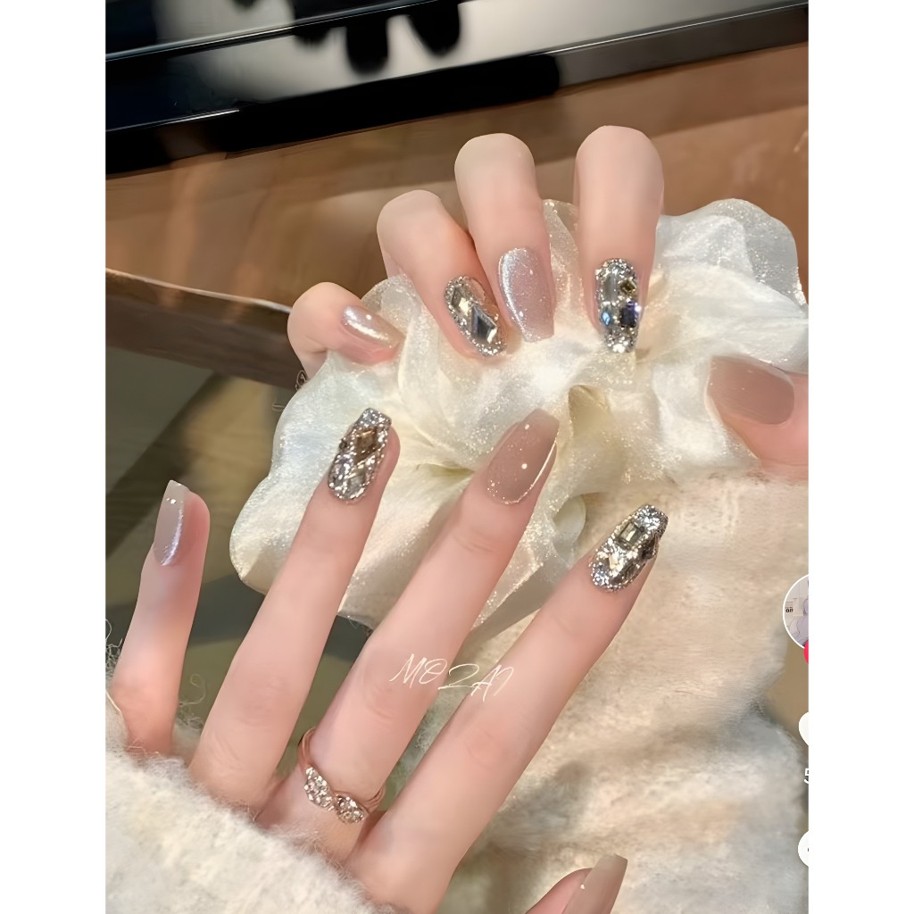 Mã 575 Nails Box 24 Móng Mắt Mèo Cao Cấp..... 575