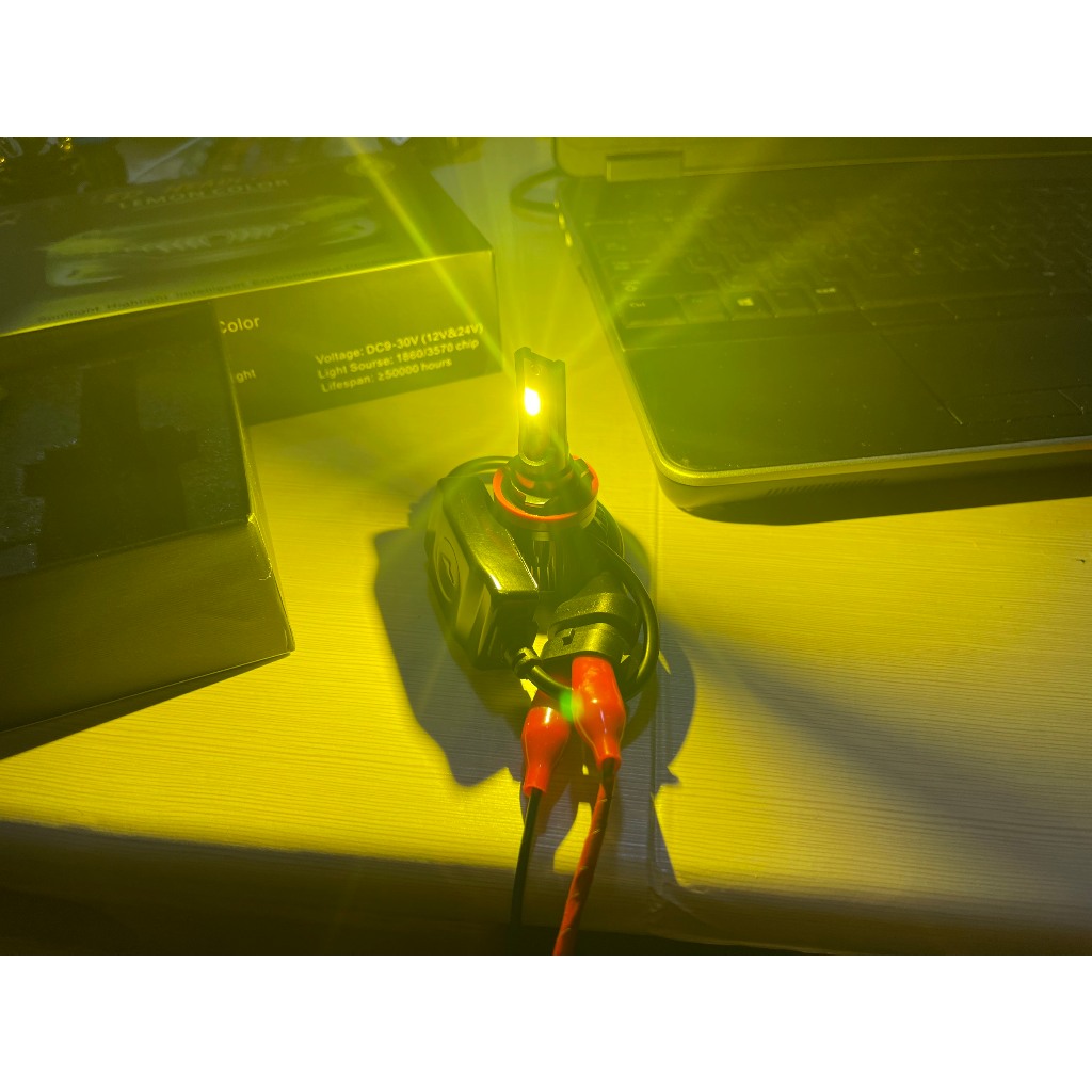 Bóng đèn led Q9 2 màu : vàng , trắng tăng sáng chân H11 , 9005