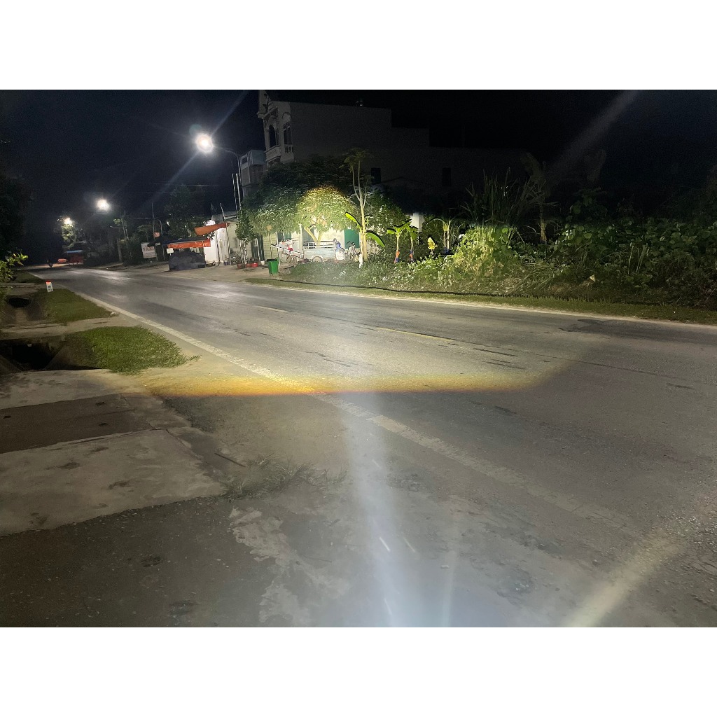 Đèn pha Max Light V9 chân xoáy đa năng H4 H7 H11