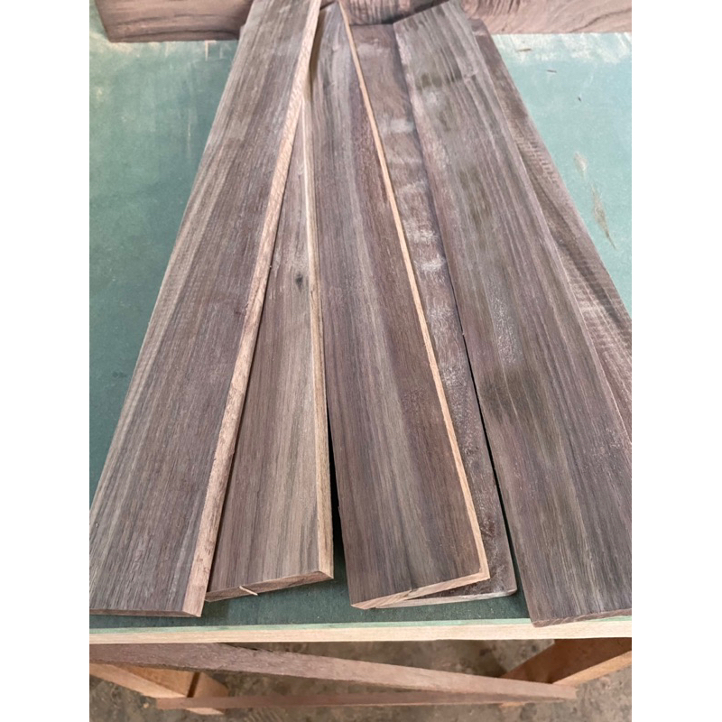 Gỗ óc chó dài 50cm