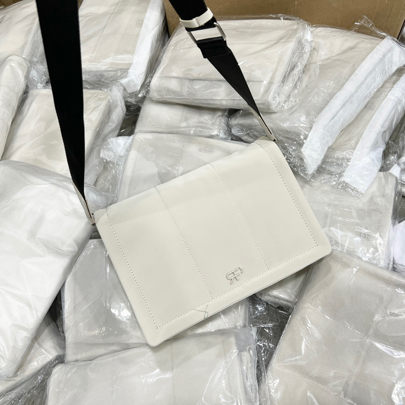 Túi parfois đeo chéo nữ trắng trơn