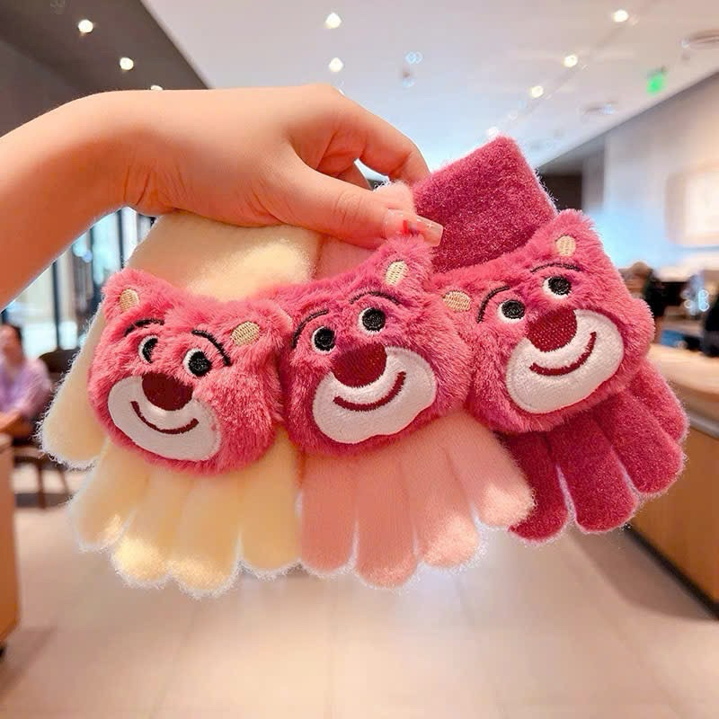 Găng tay len gấu dâu cute cho bé gái