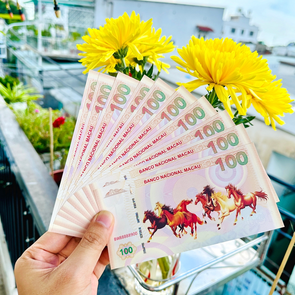 Tiền Mã Đáo Thành Công Macao Lưu Niệm Hình Con Ngựa và Cá Chép Vượt Vũ Môn Lì Xì Tết Ý Nghĩa