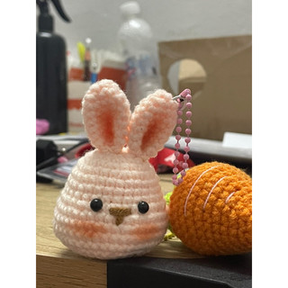 [Handmade] Móc khoá thỏ cà rốt len