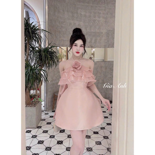 Đầm tapta hoa trước ngực
