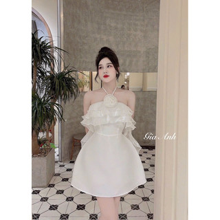 Đầm tapta hoa trước ngực