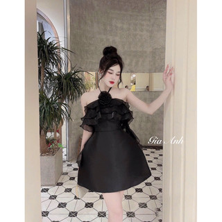 Đầm tapta hoa trước ngực