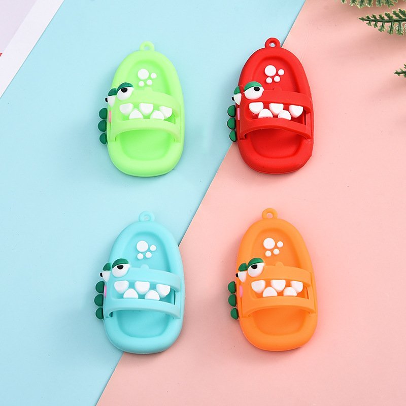 Móc Khóa Phụ Kiện Balo , Phụ Kiện Móc Khóa Xe Mẫu Dép Haotj Hình Nhựa Dẻo