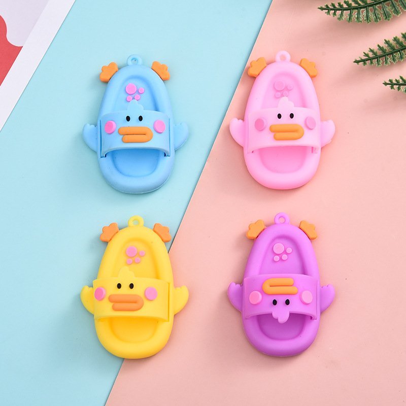 Móc Khóa Phụ Kiện Balo , Phụ Kiện Móc Khóa Xe Mẫu Dép Haotj Hình Nhựa Dẻo