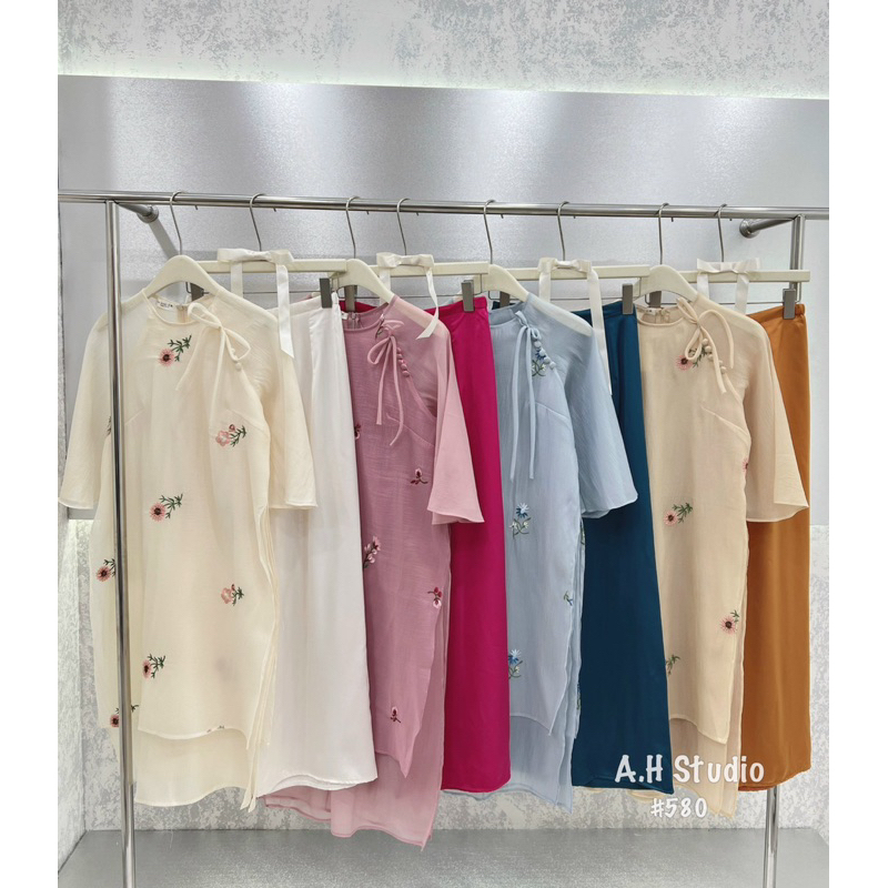 SET ÀO DÀI TƠ THÊU HOA CỔ TRÒN TAY LỠ”LINH LAN” kèm quần tặng nơ cài