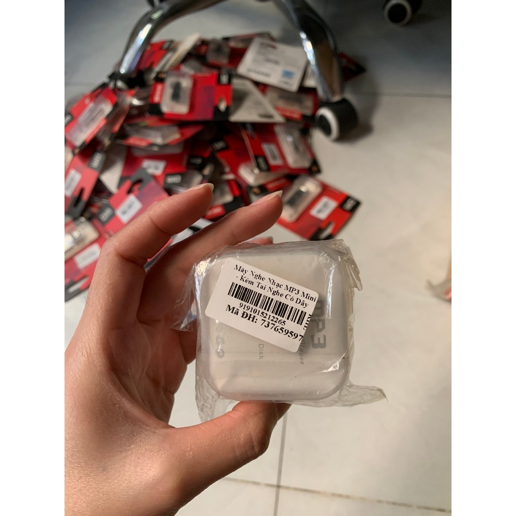 Máy nghe nhạc MP3 mini kèm tai nghe có dây