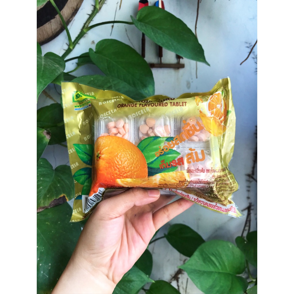 Kẹo vitamin C Thái Lan vị cam dạng viên ngậm cho bé vỉ 24 hộp