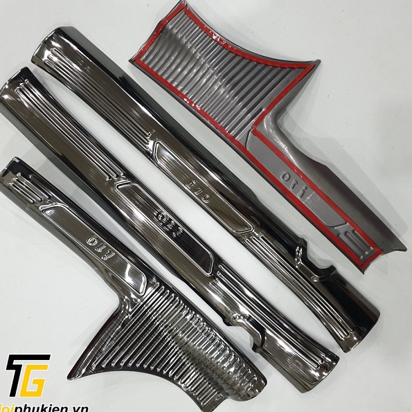 Ốp bậc cửa, Nẹp bước chân trong, ngoài xe Hyundai I10 2021 2022, 2023 - 2015 vân Titan cao cấp