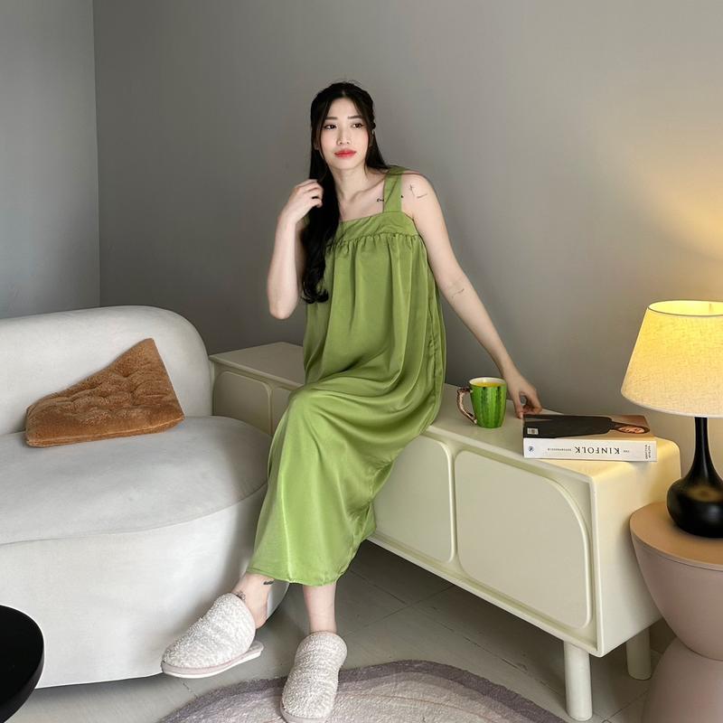 Đầm ngủ lụa satin có thiết kế kéo khóa cho bé ti 2 bên dáng maxi