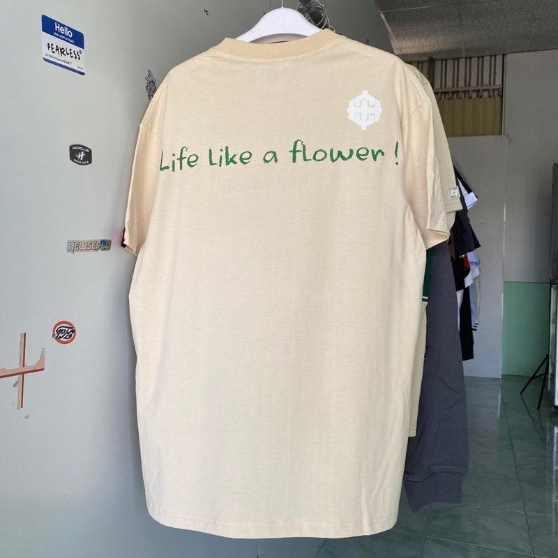 Áo Thun Highclub Bông Hoa Màu Be