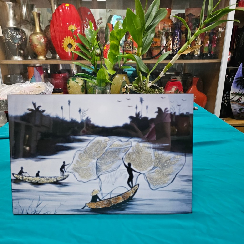 Tranh sơn mài đồng quê vẽ màu kết hợp cẩn vỏ trứng đẹp Thanh Bình Lê, hàng xuất khẩu 20x30 cm