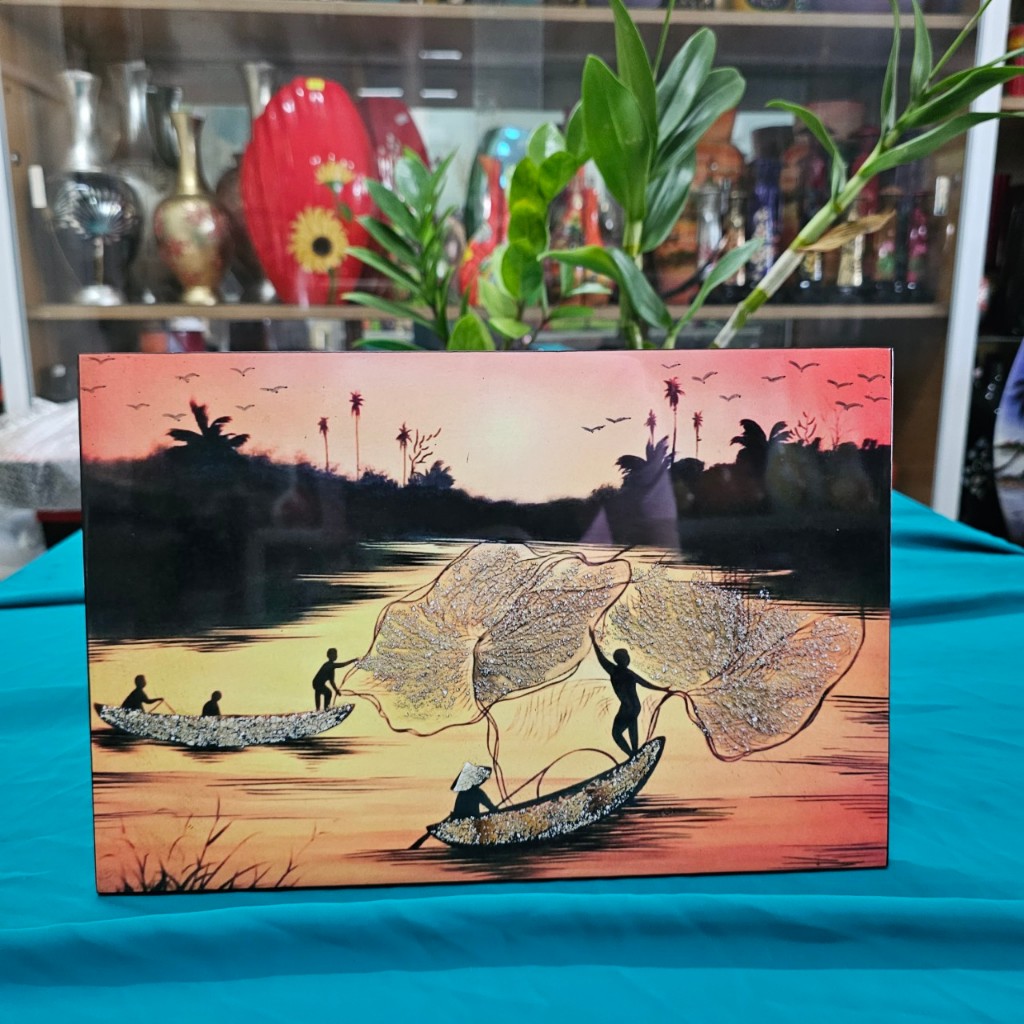 Tranh sơn mài đồng quê vẽ màu kết hợp cẩn vỏ trứng đẹp Thanh Bình Lê, hàng xuất khẩu 20x30 cm