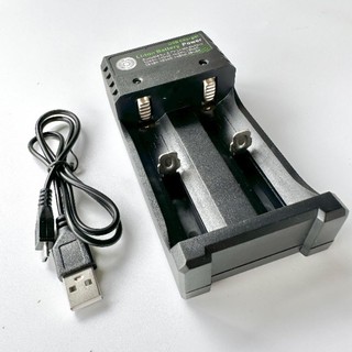 Bộ sạc pin 18650 đầu cắm USB [ Có đèn báo đỏ khi sạc đầy ]