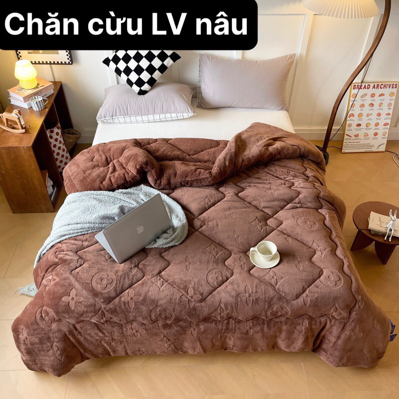 Chăn lông cừu dập nổi LV