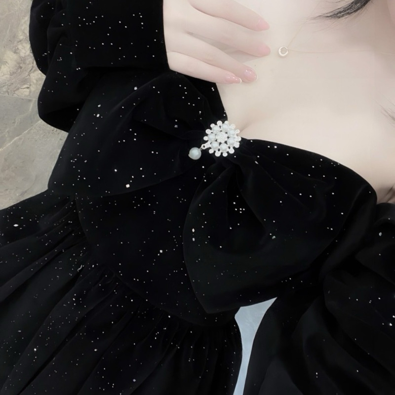 Váy nhung 3 tầng xòe nơ ngực