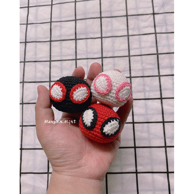Móc khoá len handmade Spider-Man and Spider-Gwen / Miles and Gwen