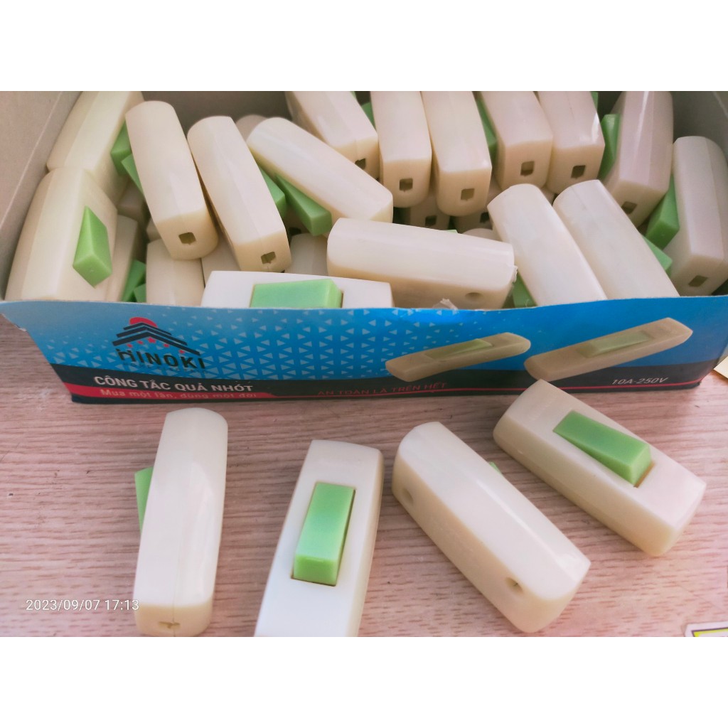 Công tắc quả nhót/dạ quang Hinoki 10A-250V