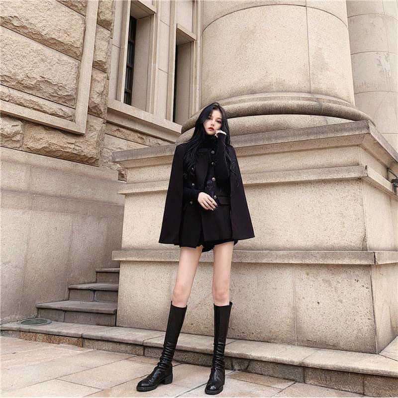 Áo choàng dạ cúc đồng hoàng gia