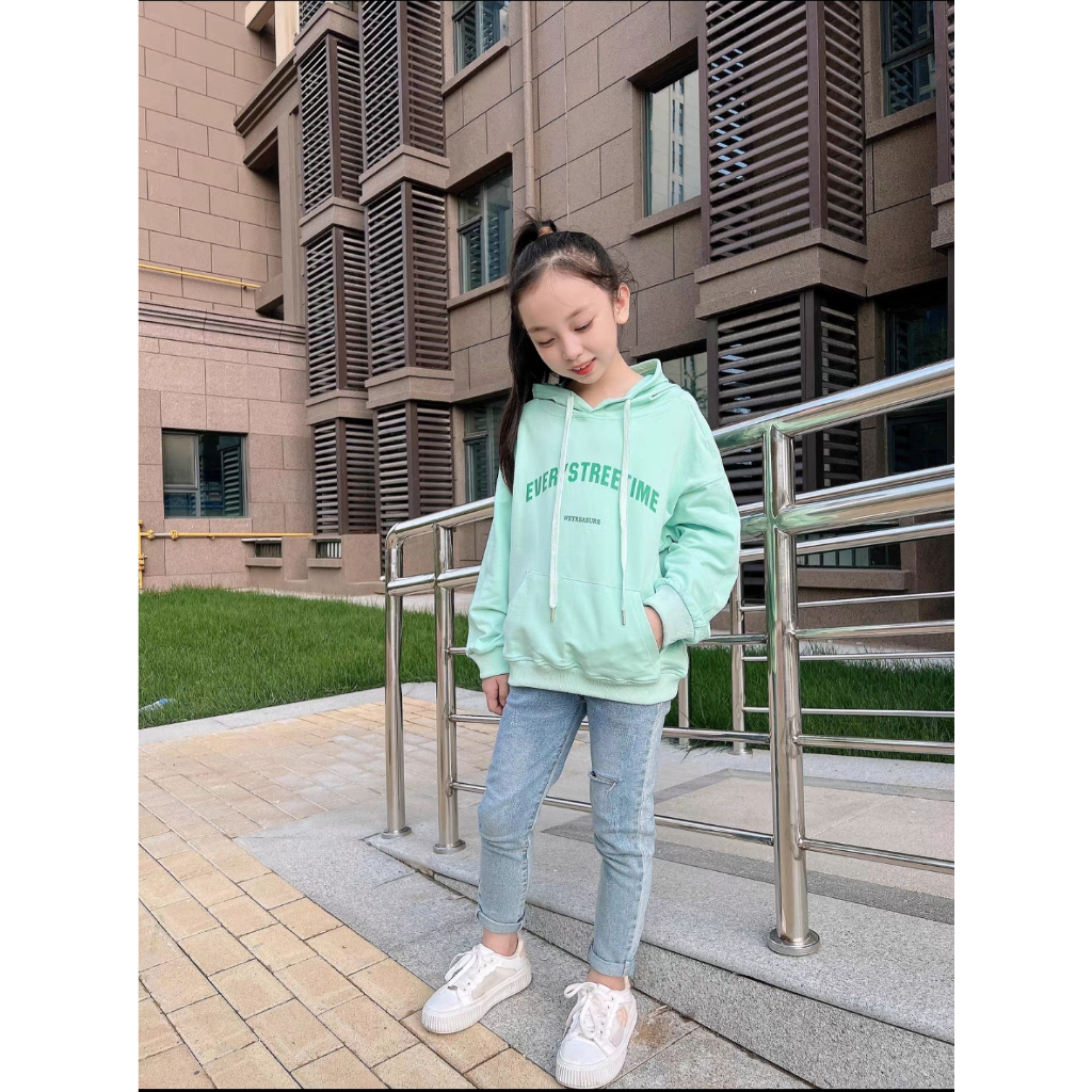 Áo thu đông cho bé gái. áo hoodie bé gái fom rộng chất nỉ dày dặn hot trend 2024