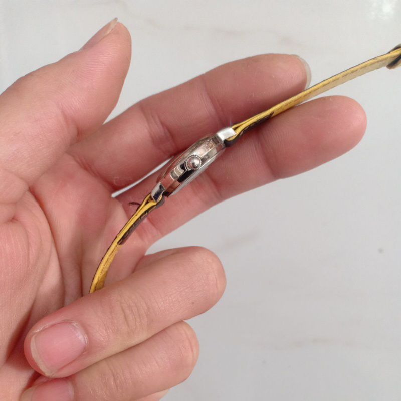 Đồng hồ nữ si nhật dây da hiệu FUKI độ mới 90%