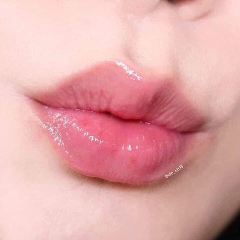 1 tuýp dưỡng môi Vaseline Lip Therapy Thái Lan