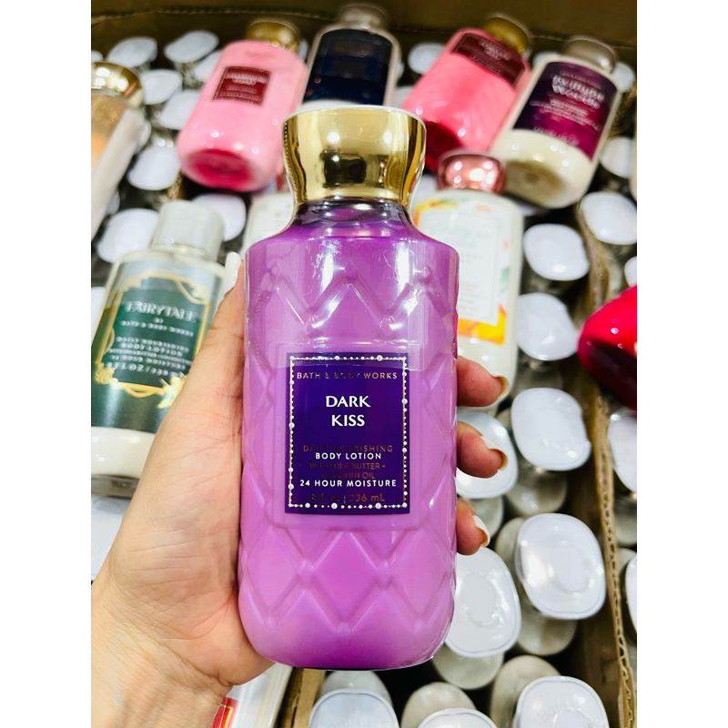 (MÂU MỚI NHẤT) LOTION Sữa dưỡng thể hương nước hoa Dark Kiss - Bath and Body Works 236ml