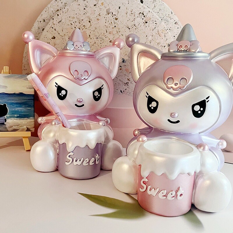 tượng thạch cao kuromi làm giá đựng bút side đại