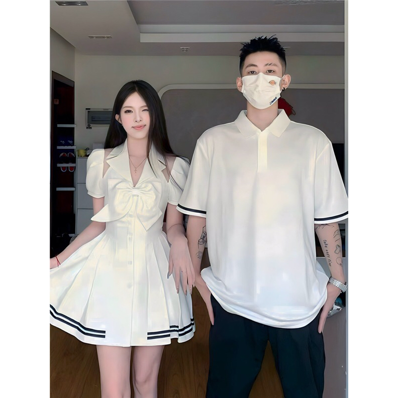 Đồ đôi đầm trắng + Áo polo nam cùng chất liệu viền sọc dễ thương hot trend