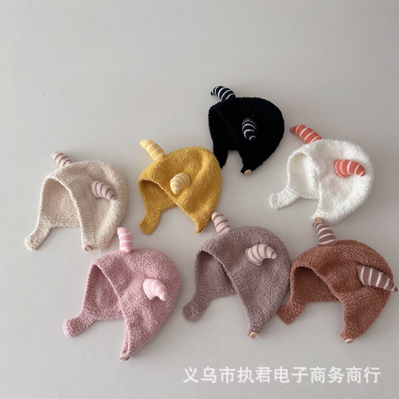 Mũ len 2 sừng gài nút màu pastel cho bé gái 46-52cm