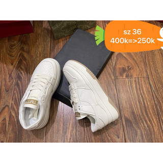 giày thể thao sale 250k